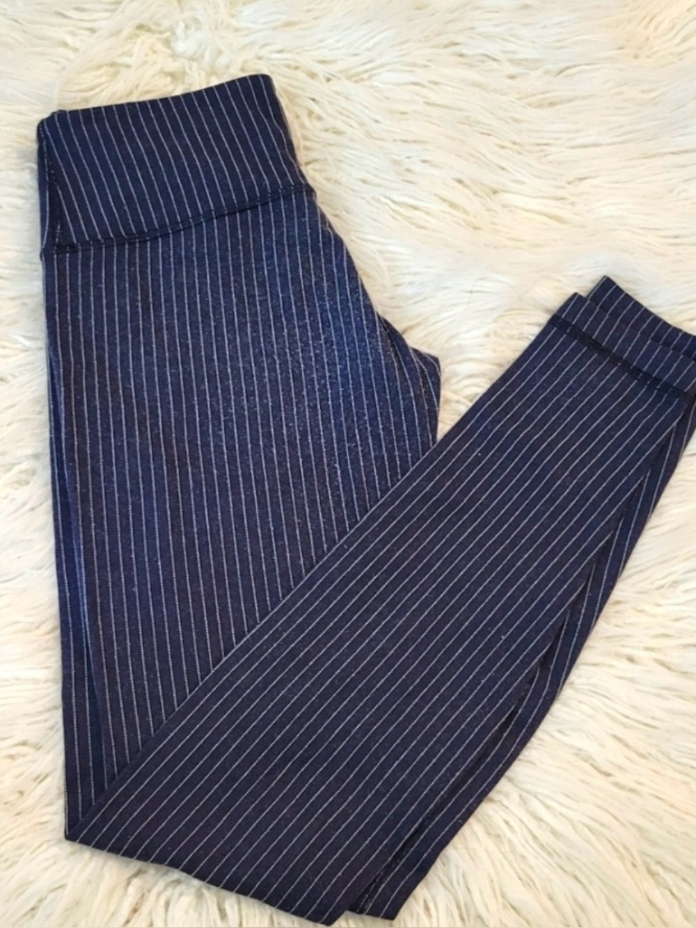 LULULEMON PINSTRIPE YOGA PANTS Leggings Size 6